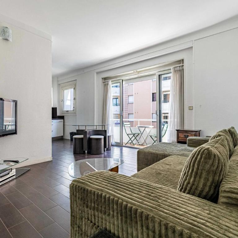 A C apartment with balcony- 2BDR 4P - Cannes Beach - Apartment - 4