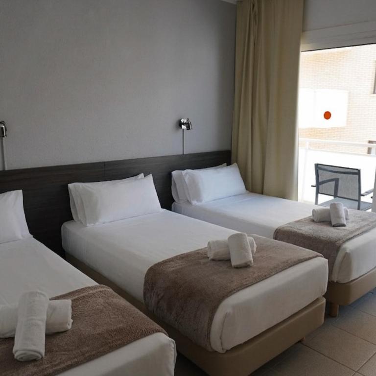 Hotel Ram Rooms Tahiti - Habitación Triple con balcón - 1