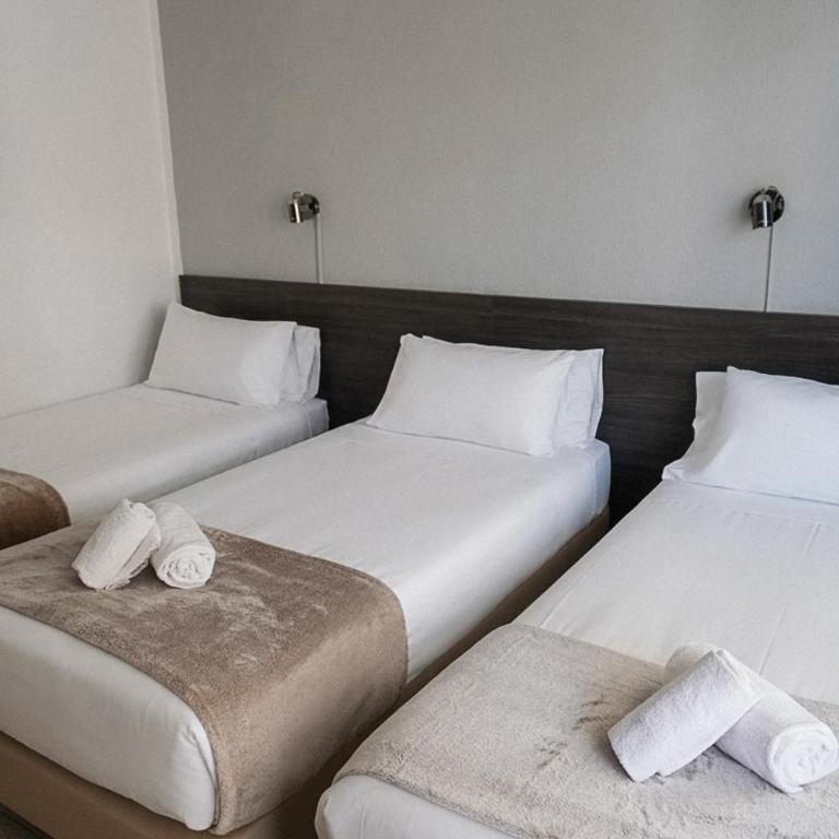 Hotel Ram Rooms Tahiti - Habitación Triple con balcón - 2