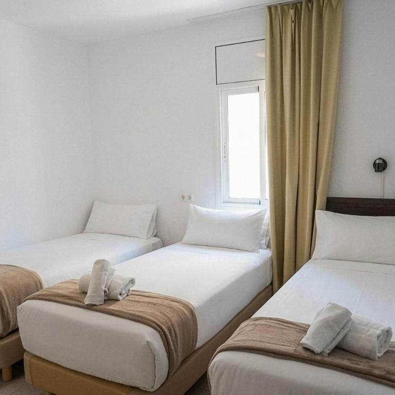 Hotel Ram Rooms Tahiti - Habitación Triple con balcón - 3