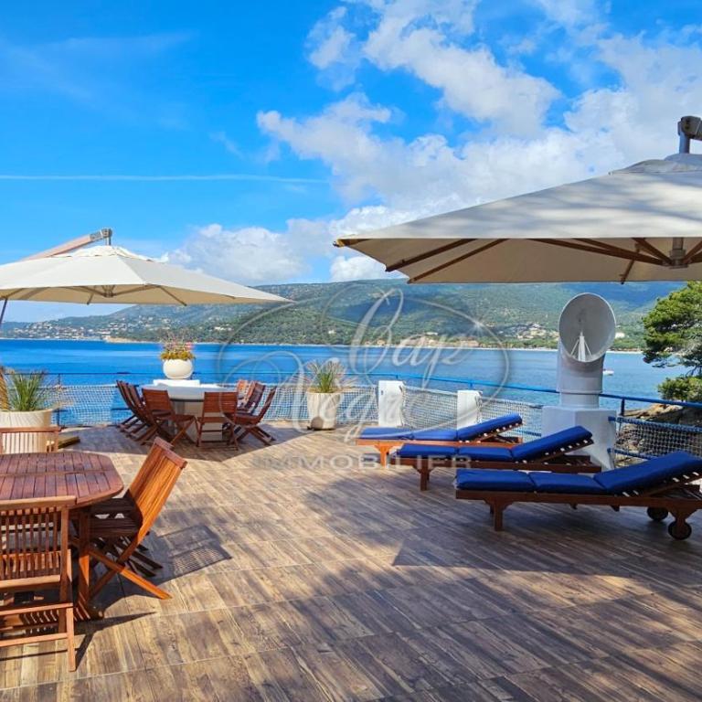 Villa pieds dans l'eau pour 10 personnes avec port privé et rooftop à Cavalière - Villa Deluxe - 5