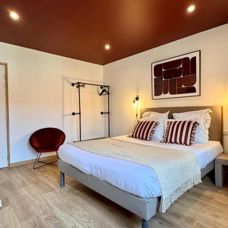 Hotel Le Galambre - Chambre Double - Vue sur Piscine - 2