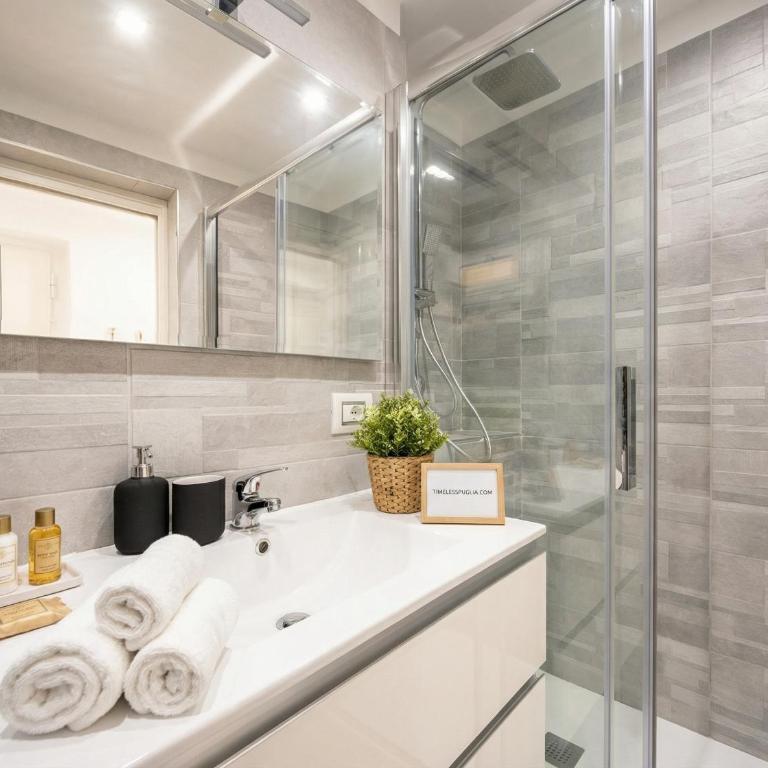 Casa di Carly - large cozy retreat in center - Two-Bedroom Apartment - 13