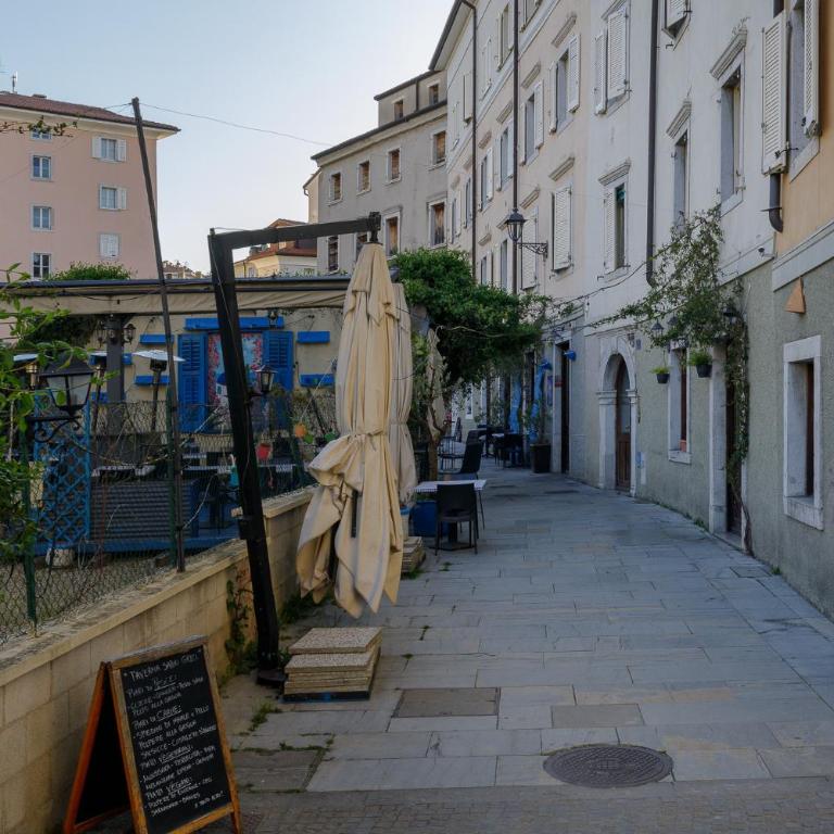 Antica Tergeste - Trilocale in centro a 1 min da Piazza Unità - Appartamento con 2 Camere da Letto - 11
