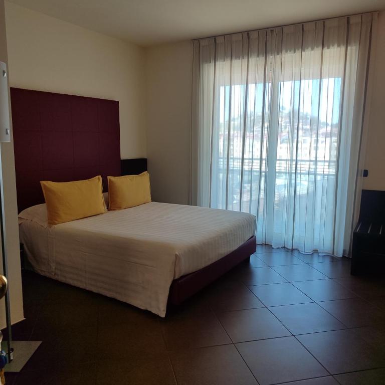 Residence Calissano - Appartamento con 2 Camere da Letto e Balcone - 1