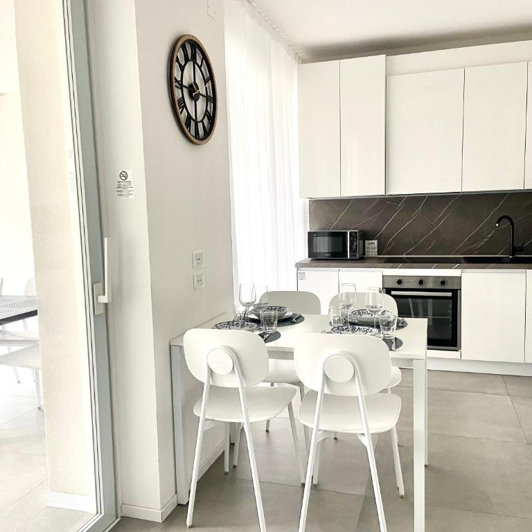 Tahiti Suite Frontemare - Jesolo - FAMILY APARTMENT - Appartamento con 2 Camere da Letto - 75
