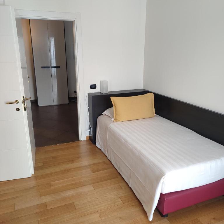 Residence Calissano - Appartamento con 2 Camere da Letto e Balcone - 2