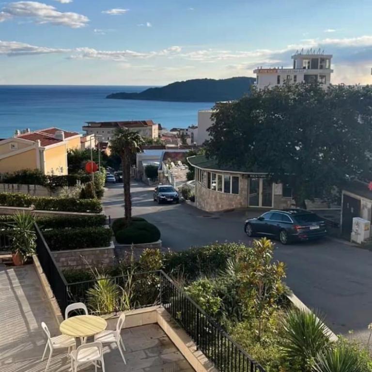 Casa Raj Becici - Apartment with View and Balcony - 17