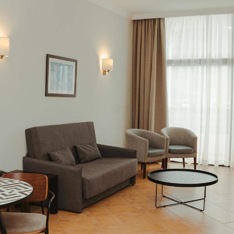 Hotel LIVVO Jandía Golf - Habitación Familiar Estándar - 7