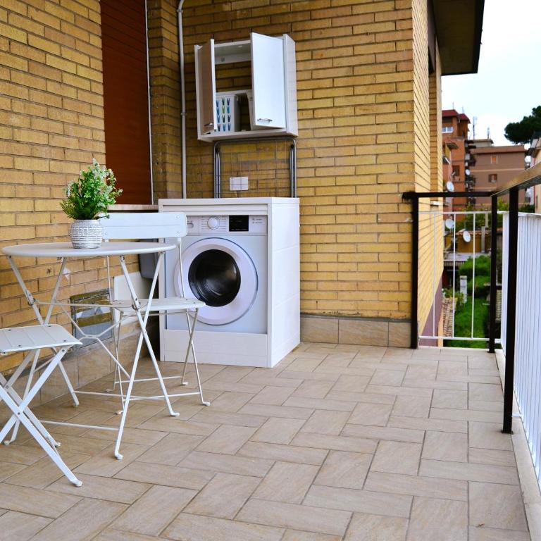 White Apartment - Metro C - Two-Bedroom Apartment - 31