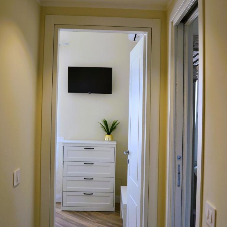White Apartment - Metro C - Two-Bedroom Apartment - 15
