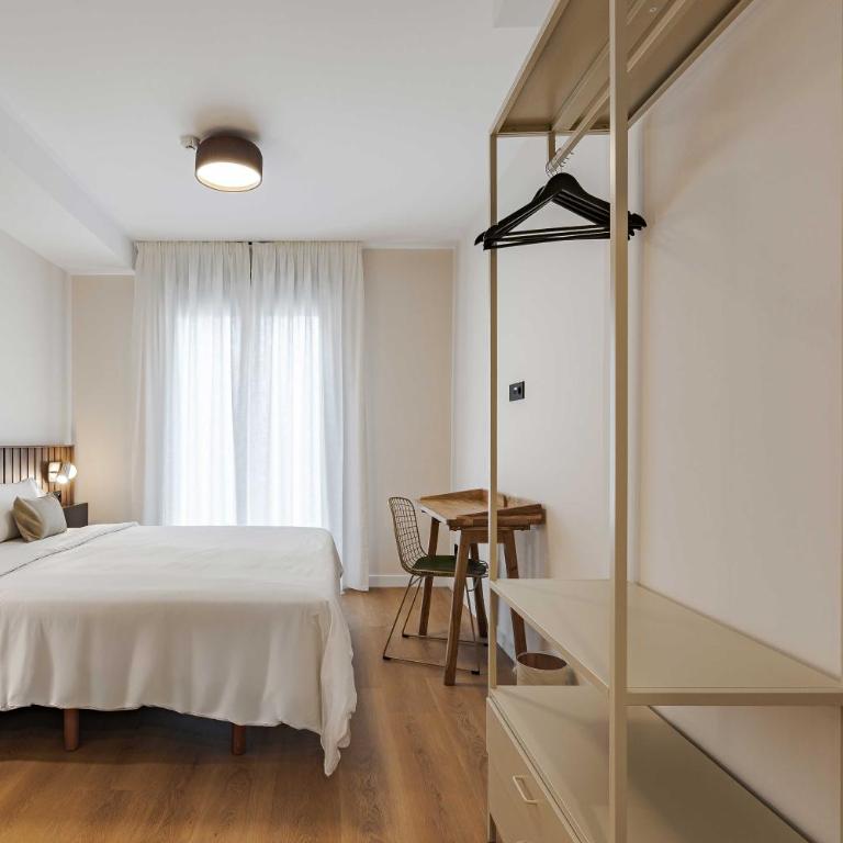 Numancia Apartments by Olala Homes - Three-Bedroom Apartment - 17