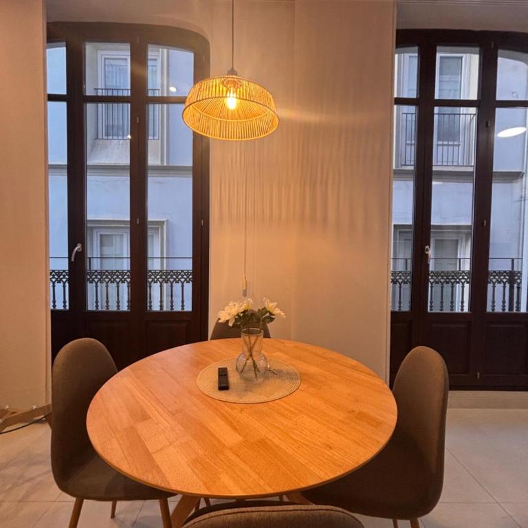 Casa Valencians - One-Bedroom Apartment - 1