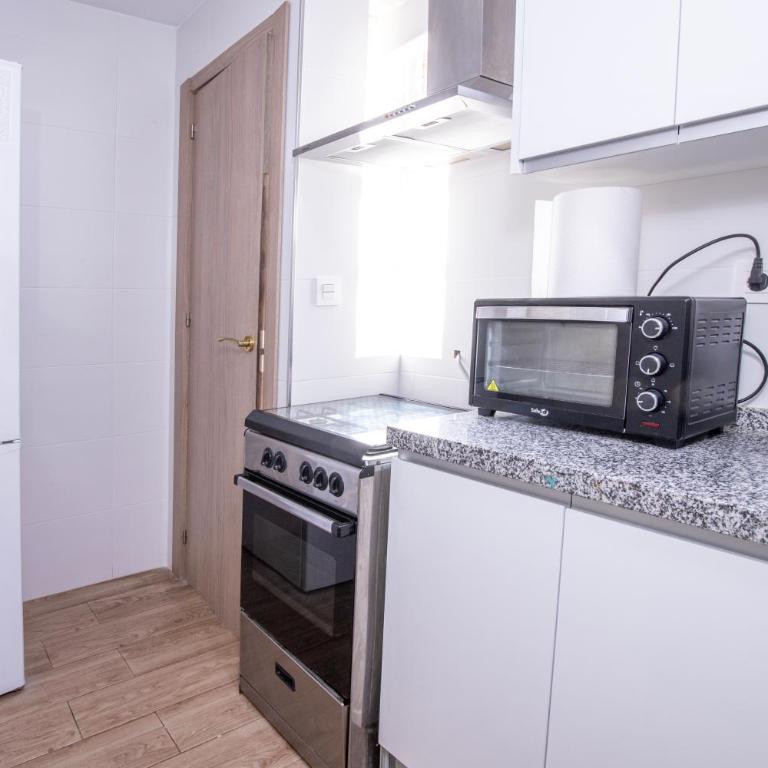 Lemon & Green GuestHouse - Three-Bedroom Apartment - 4
