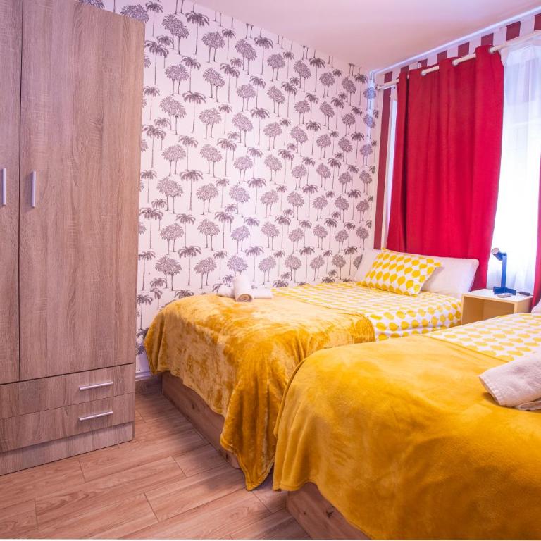 Lemon & Green GuestHouse - Three-Bedroom Apartment - 17