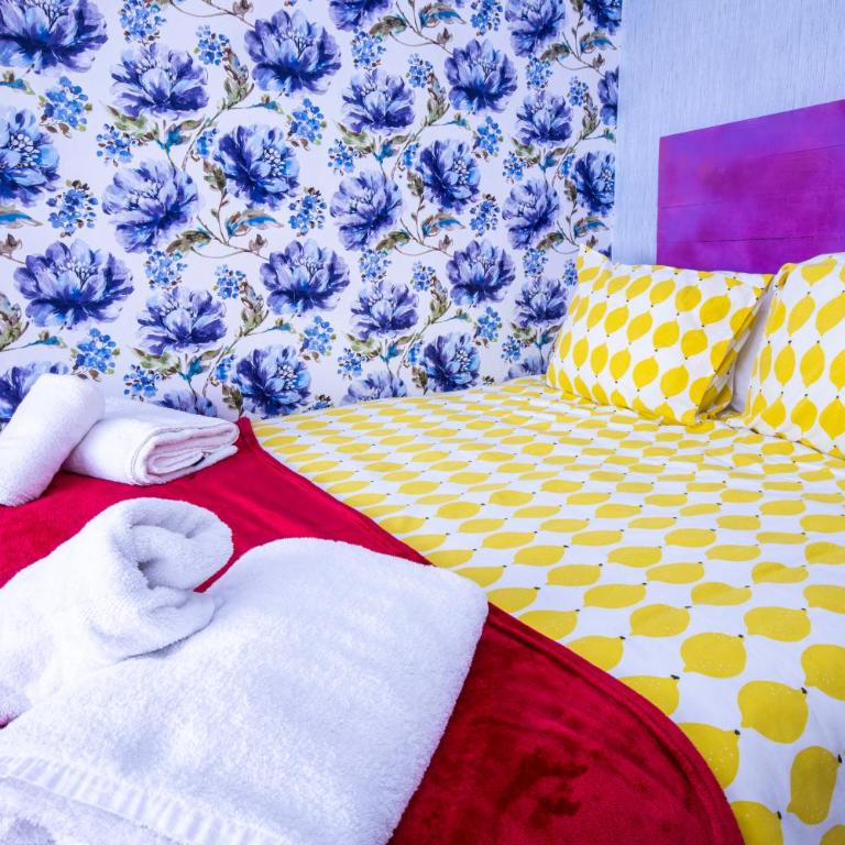 Lemon & Green GuestHouse - Three-Bedroom Apartment - 16