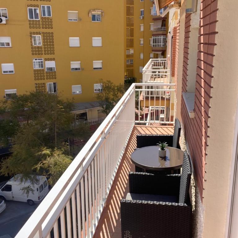2 DB Apartamento Playa Fuengirola - Two-Bedroom Apartment with Balcony - 24