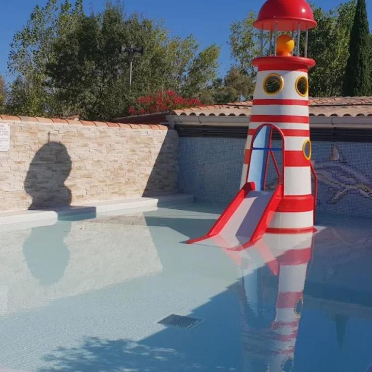 Mobil-home tout confort Camping de lEscale C43 terrasse piscine & plages - Bungalow - 6