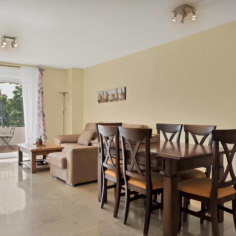 Apartamento con piscina y paddel en Guadalmina Alta - AVIA 2 3 - Apartamento de 2 dormitorios con balcón - 2