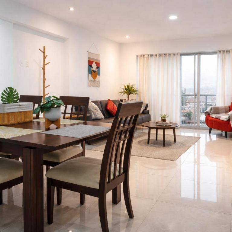 Agradable y con cochera - Apartamento de 3 dormitorios - 1