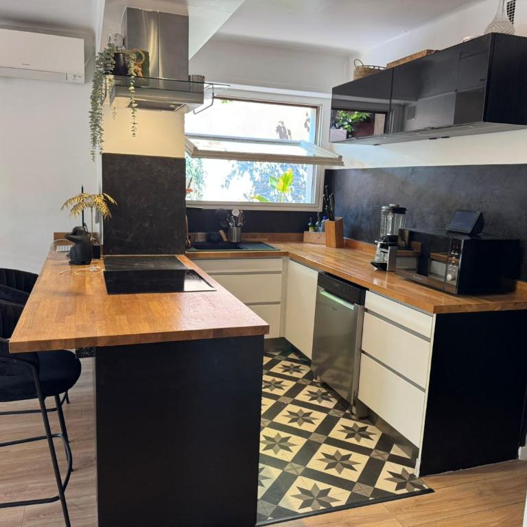 Loft cocooning avec Terrasse de 130m2 et Parking - Appartement 2 Chambres avec Terrasse - 16
