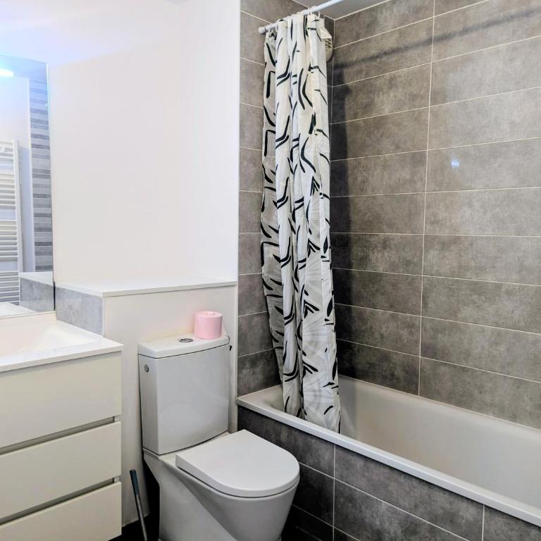 Flat Relax with terrace-home cinema-jacuzzi - Appartamento con 1 Camera da Letto - 10
