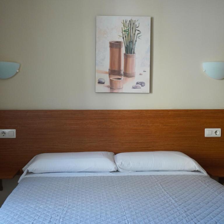 Hostal Costabella - Habitación Doble con baño privado - 2