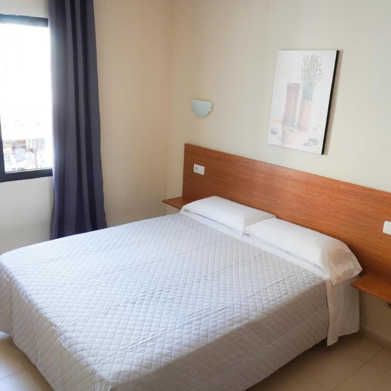 Hostal Costabella - Habitación Doble con baño privado - 3