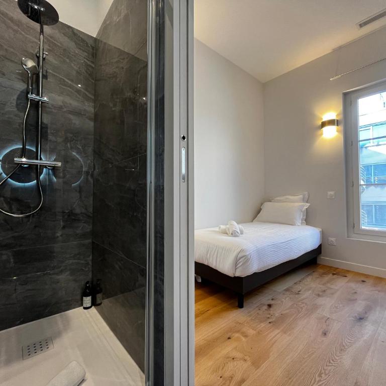 Appartement 3 chambres avec Climatisation - Gare Saint-Jean - Three-Bedroom Apartment - High Floor - 8