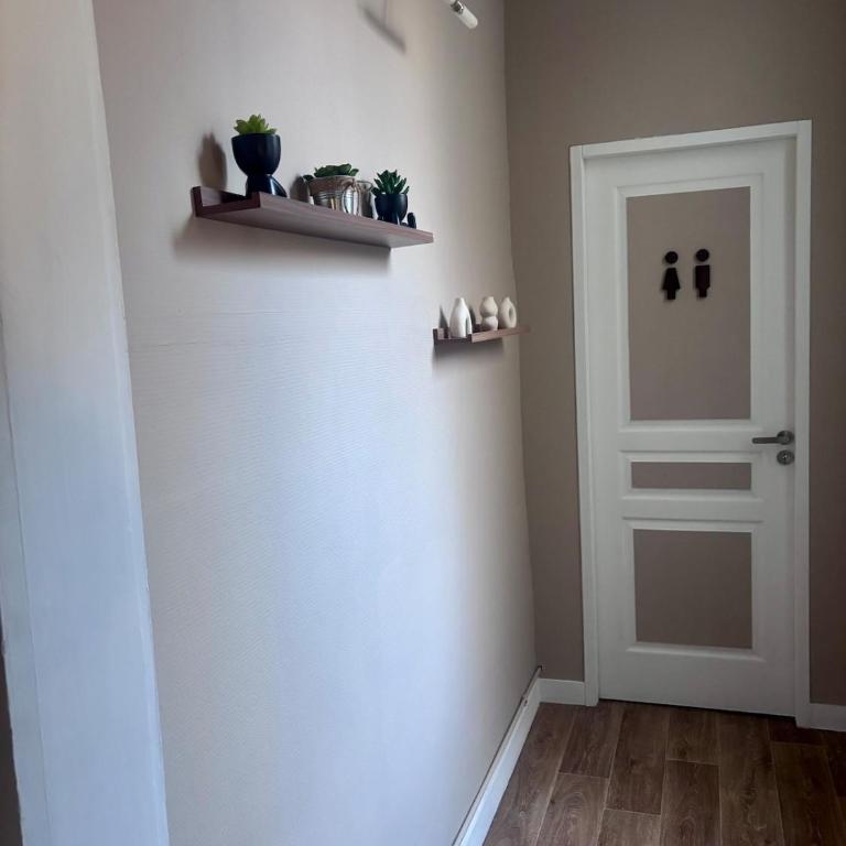 Appartement Face au Cœur Troyen avec cour privative terrasse - Apartment mit 2 Schlafzimmern - 21