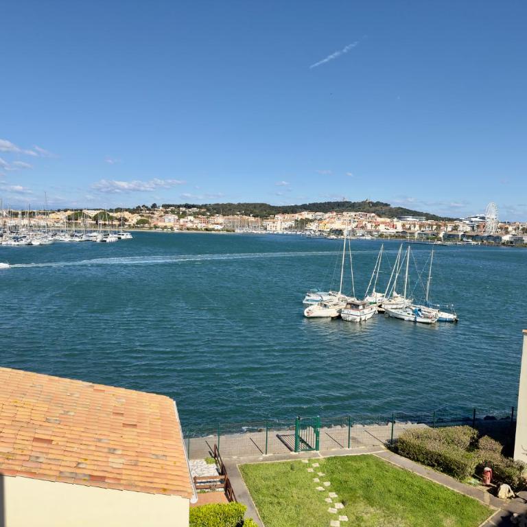 Le belvédère de l'ile - 4pers - Vue sur le port - Parking - Clim - Wifi - Histoire de Clés - Apartment mit 2 Schlafzimmern - 2