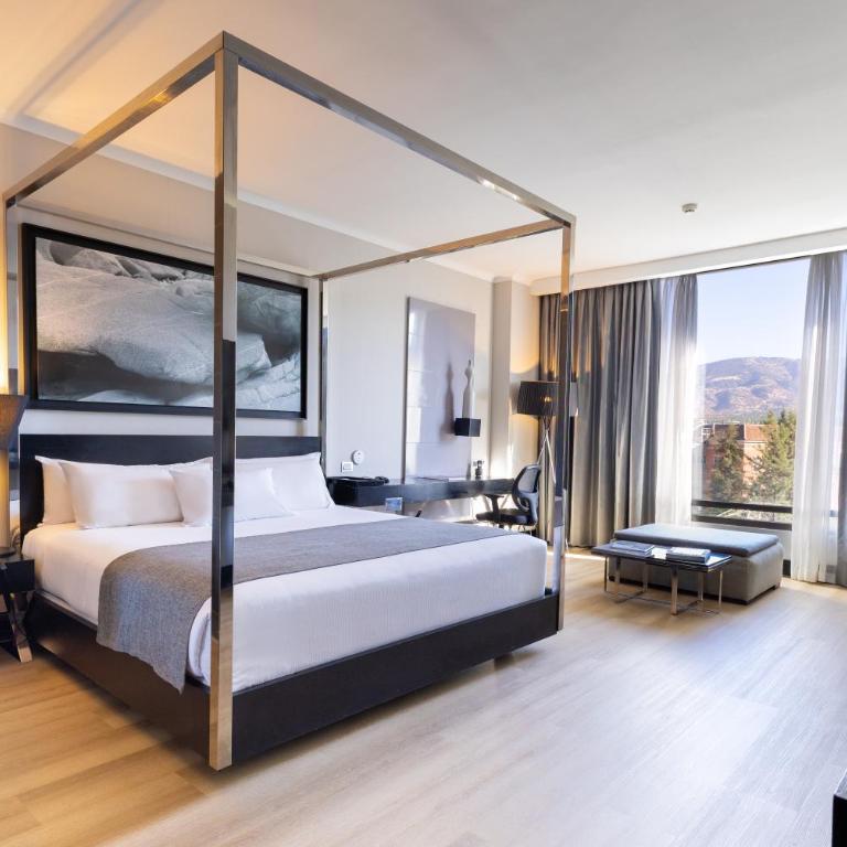 Wyndham Santiago Pettra - Junior King Suite with Jetted Tub - Non-Smoking - 1
