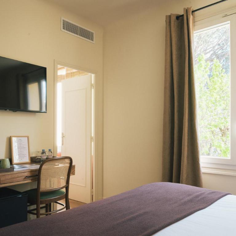 Auberge du Rédier - Logis Hôtels - Chambre Double - Vue sur Jardin - 1