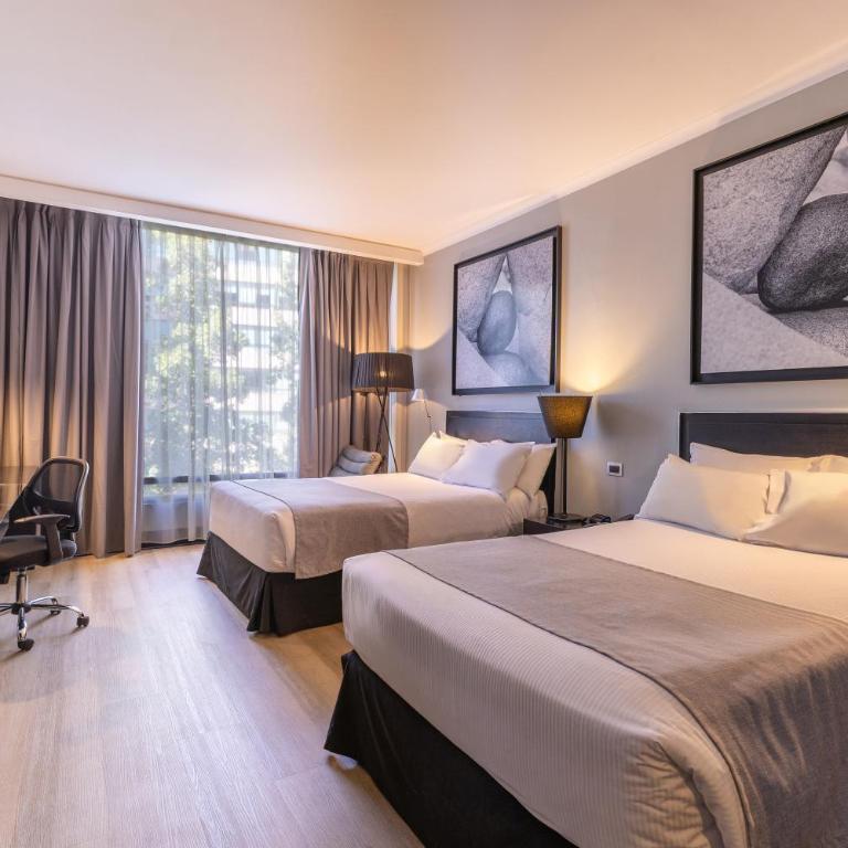 Wyndham Santiago Pettra - Double Room with Two Double Beds - Mobility Access/Non-Smoking - 1