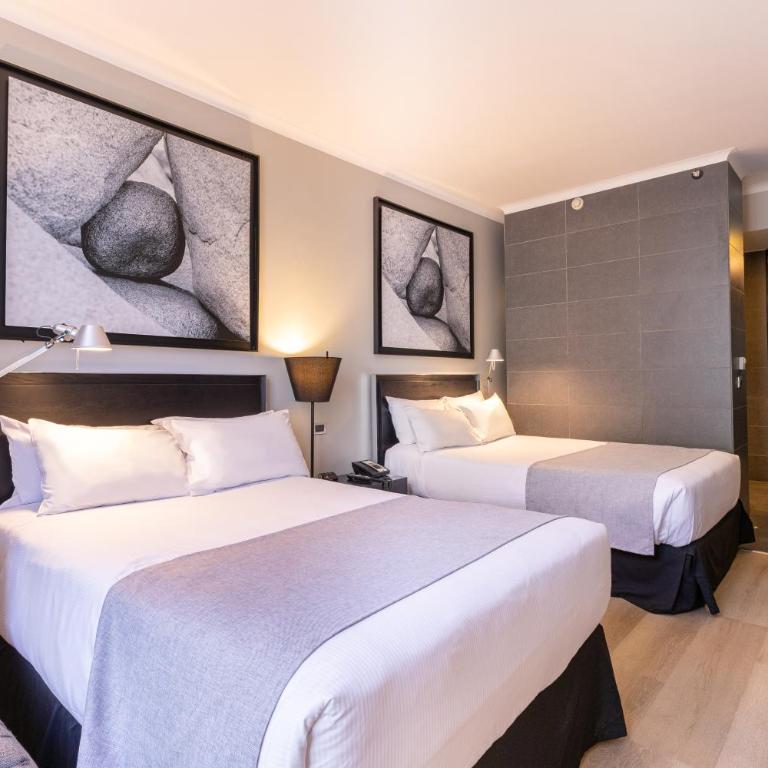 Wyndham Santiago Pettra - Double Room with Two Double Beds - Mobility Access/Non-Smoking - 2