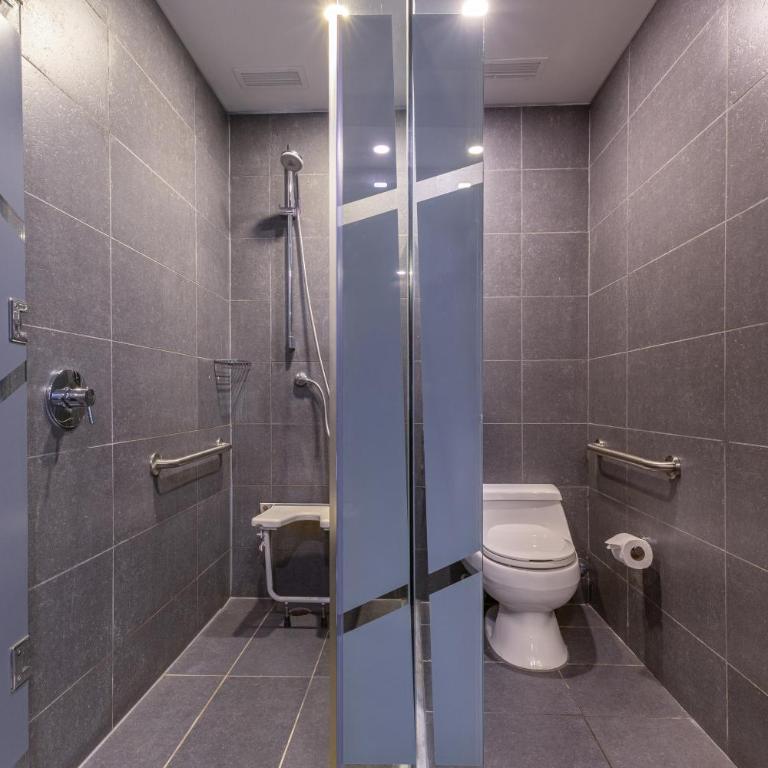 Wyndham Santiago Pettra - Double Room with Two Double Beds - Mobility Access/Non-Smoking - 4