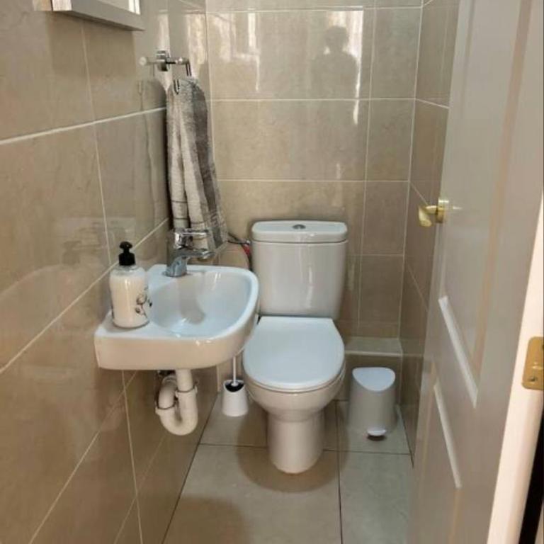 Las Delicias, Estepona - opposite Playa de la Rada - Two-Bedroom Apartment - 11