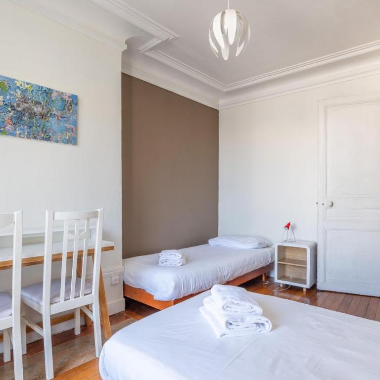 Top Floor Gem with Eiffel Tower View - Appartement - 27