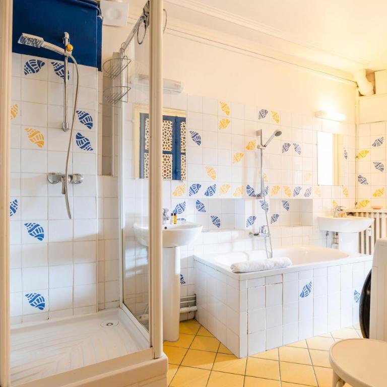 Top Floor Gem with Eiffel Tower View - Appartement - 34