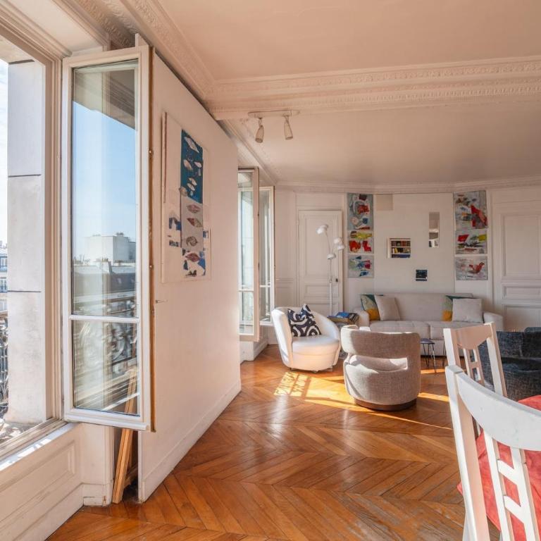 Top Floor Gem with Eiffel Tower View - Appartement - 1