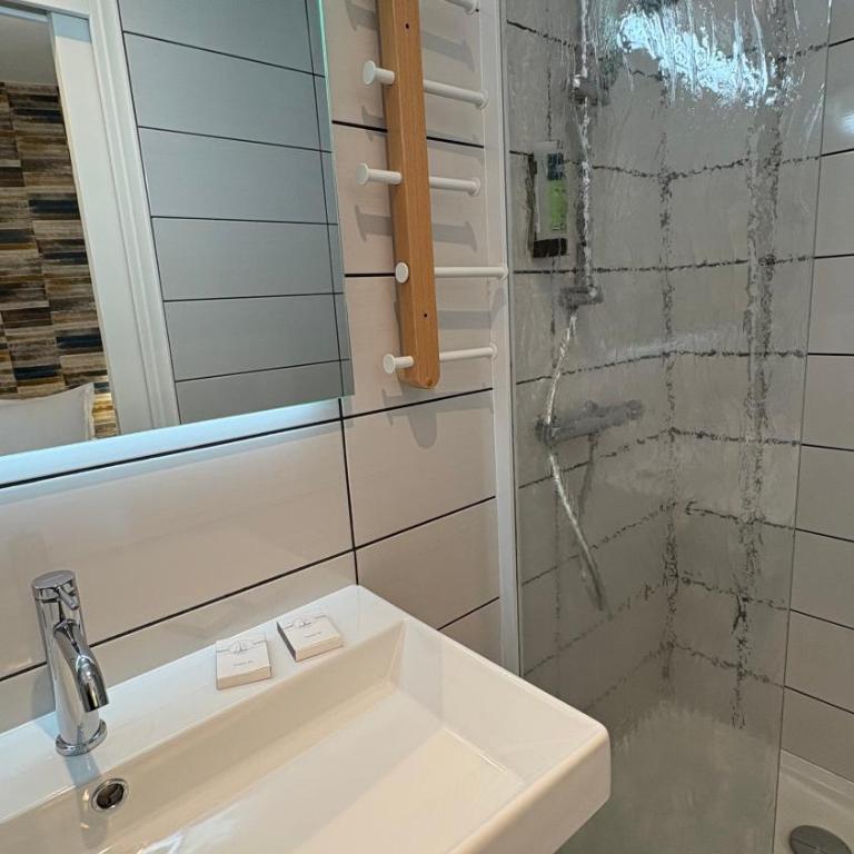 Hôtel La Porte Saint Pierre-Logis Hôtel Intra Muros RÉNOVÉ en 2026 - Camera Matrimoniale con Vista Città - 10
