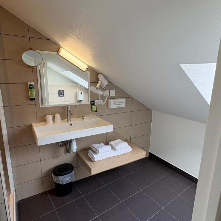 Hôtel La Porte Saint Pierre-Logis Hôtel Intra Muros RÉNOVÉ en 2026 - Camera Matrimoniale con Vista Città - 6