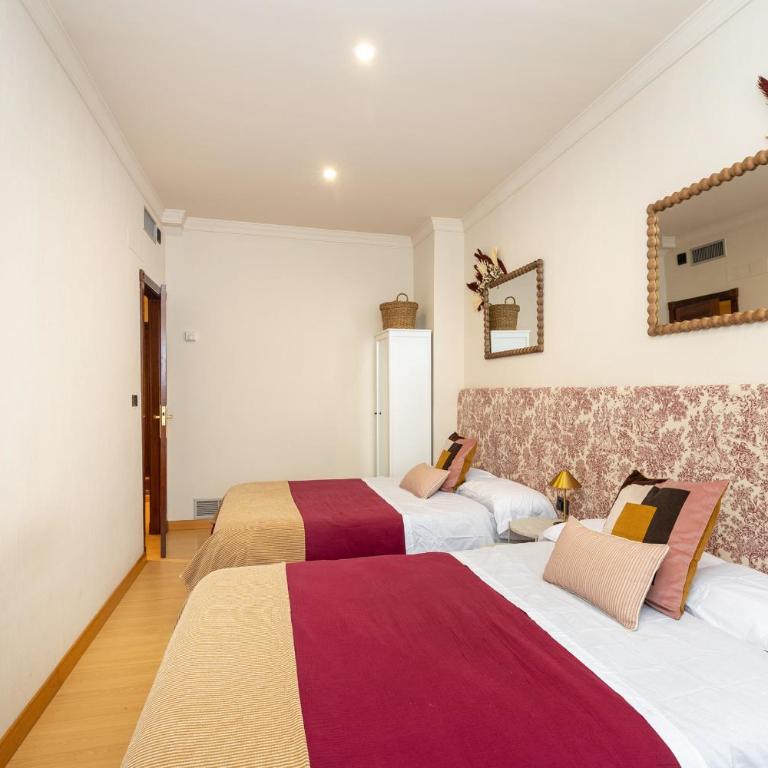 ChezmoiHomes Reyes Católicos - Apartment with City View - 53