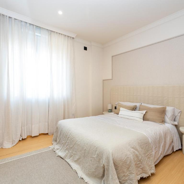 ChezmoiHomes Reyes Católicos - Apartment with City View - 32