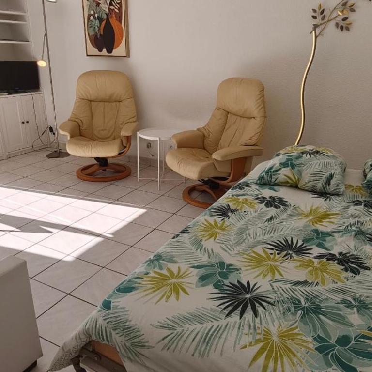 Quiet apartment with balcony and swimming pool - Monolocale - 6