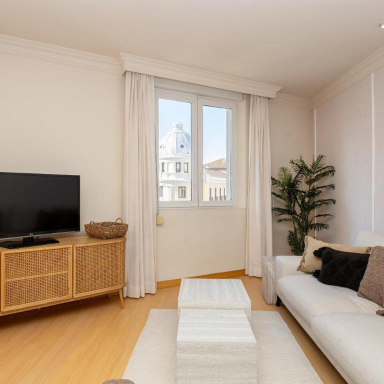 ChezmoiHomes Reyes Católicos - Apartment with City View - 4