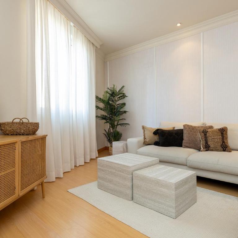 ChezmoiHomes Reyes Católicos - Apartment with City View - 5