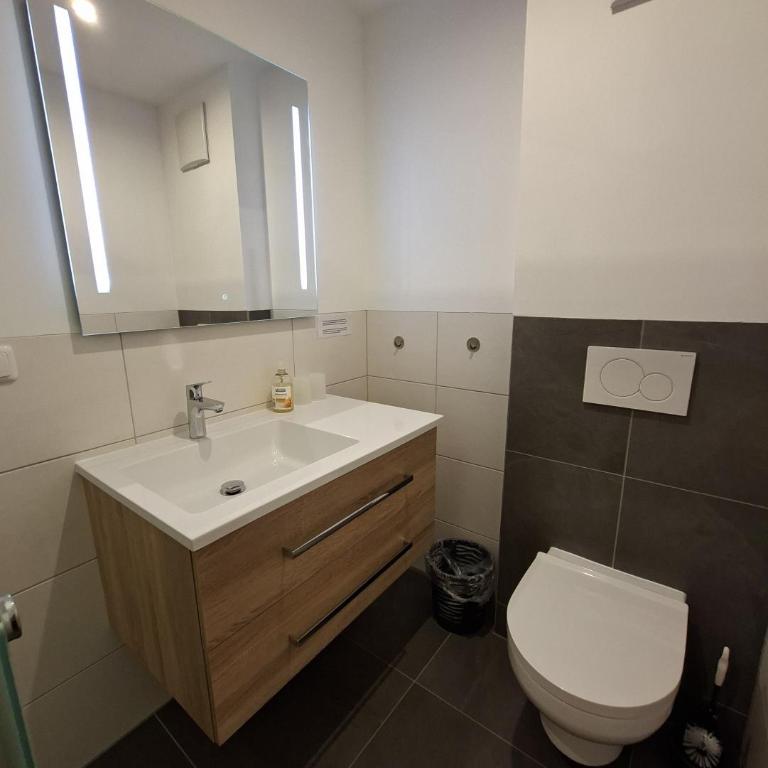 Pension Waldhof - Doppelzimmer mit Balkon - 5