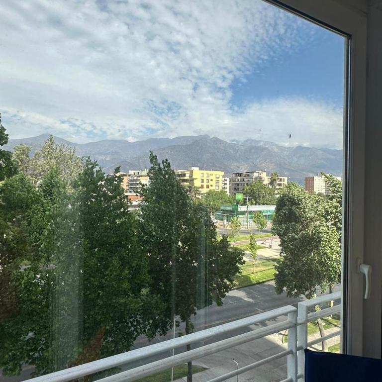 Departamento Perfecta Ubicación - Three-Bedroom Apartment with Mountain View - 2
