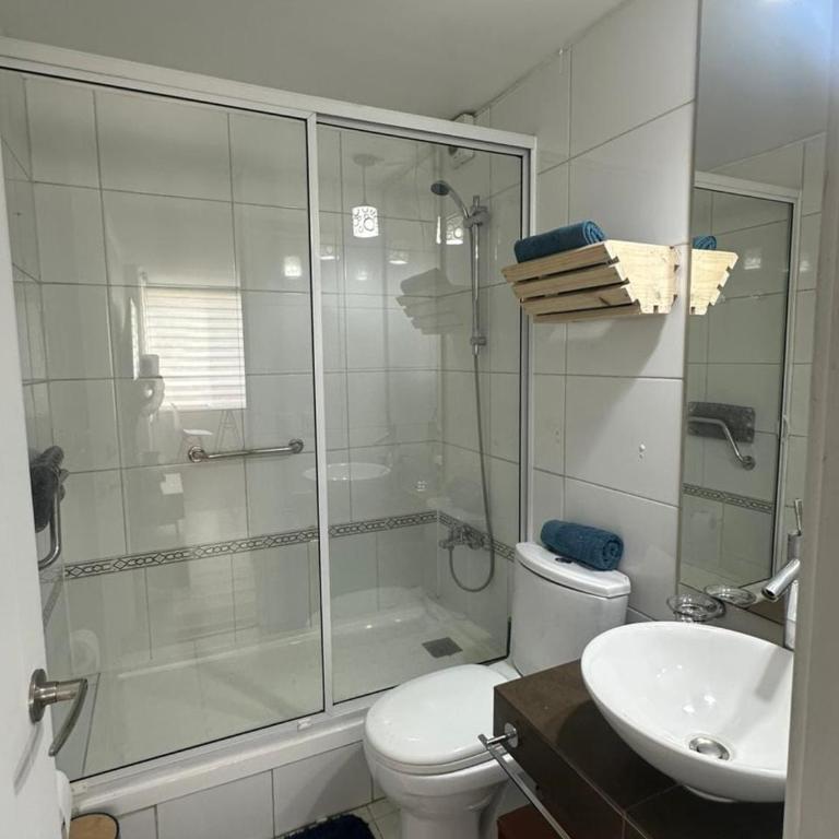 Departamento Perfecta Ubicación - Three-Bedroom Apartment with Mountain View - 3
